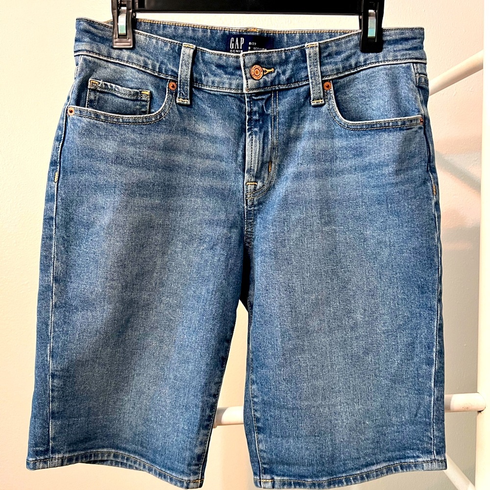 GAP Blue Denim Shorts Women’s Bermuda NWOT